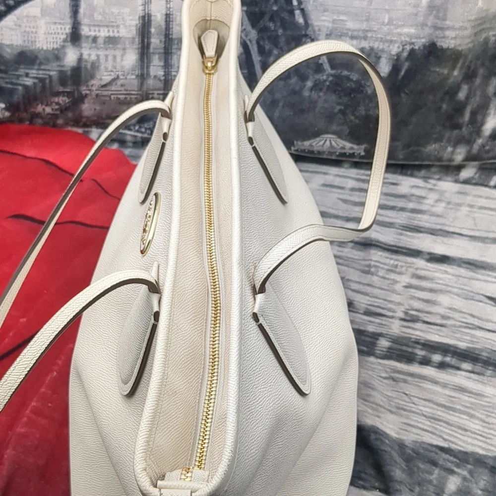 Coach White Taxi Tote Bag - Picture 15 of 15